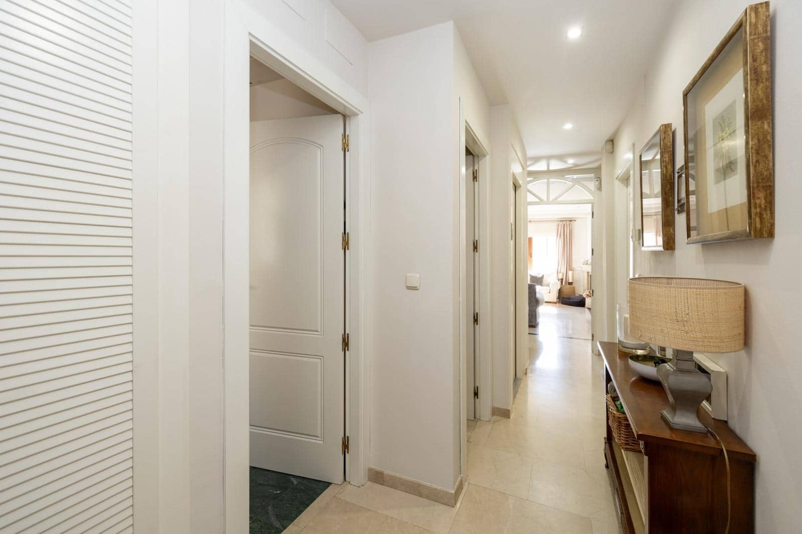 4 bedroom Terraced Villa for sale in Granada city with pool garage - € 770,000 (Ref: 9616107)