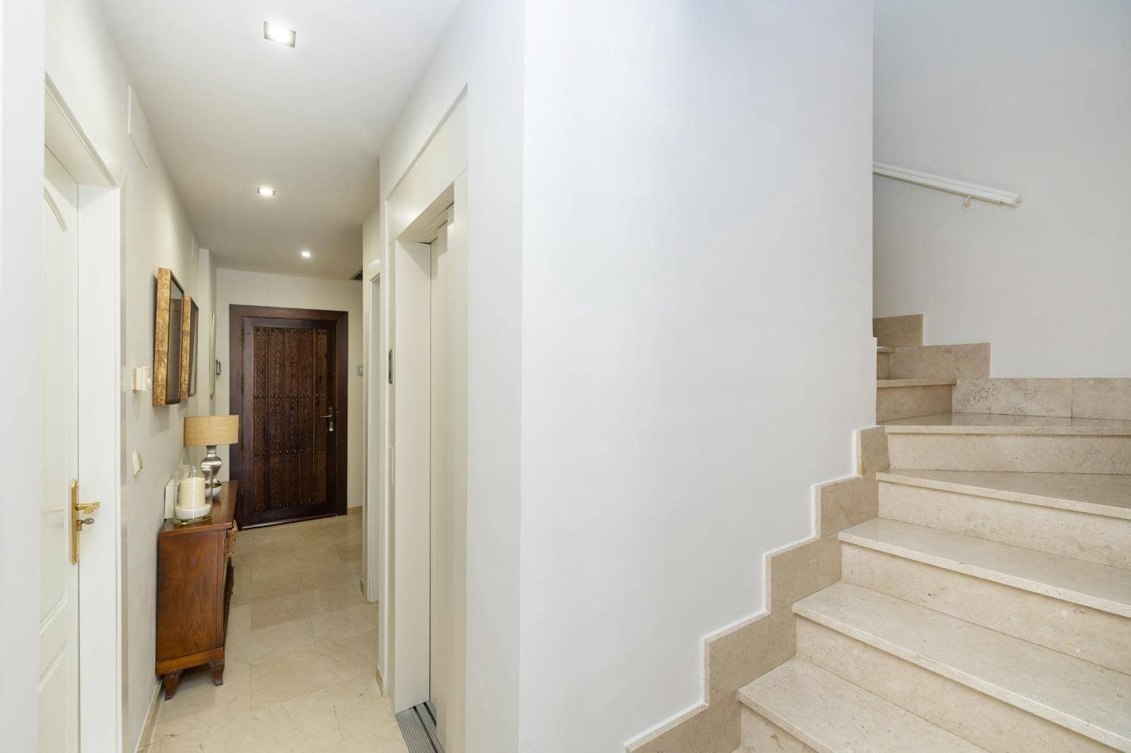 4 bedroom Terraced Villa for sale in Granada city with pool garage - € 770,000 (Ref: 9616107)