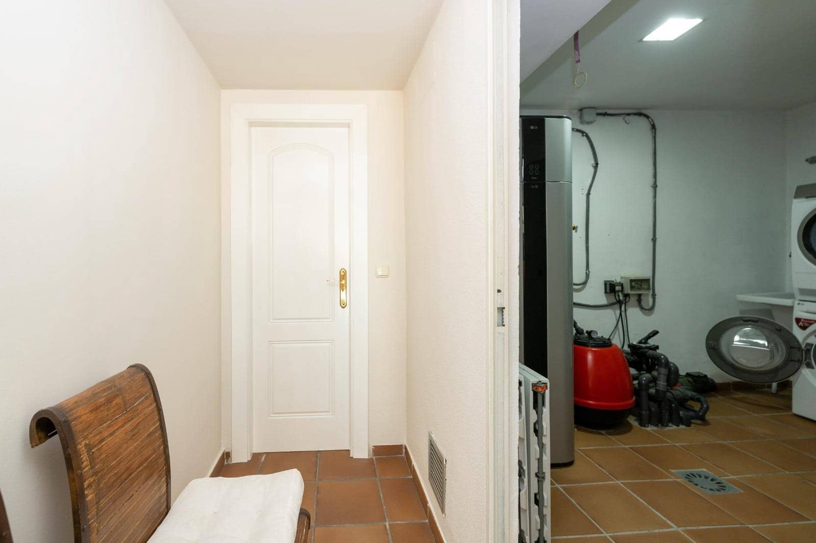 4 bedroom Terraced Villa for sale in Granada city with pool garage - € 770,000 (Ref: 9616107)