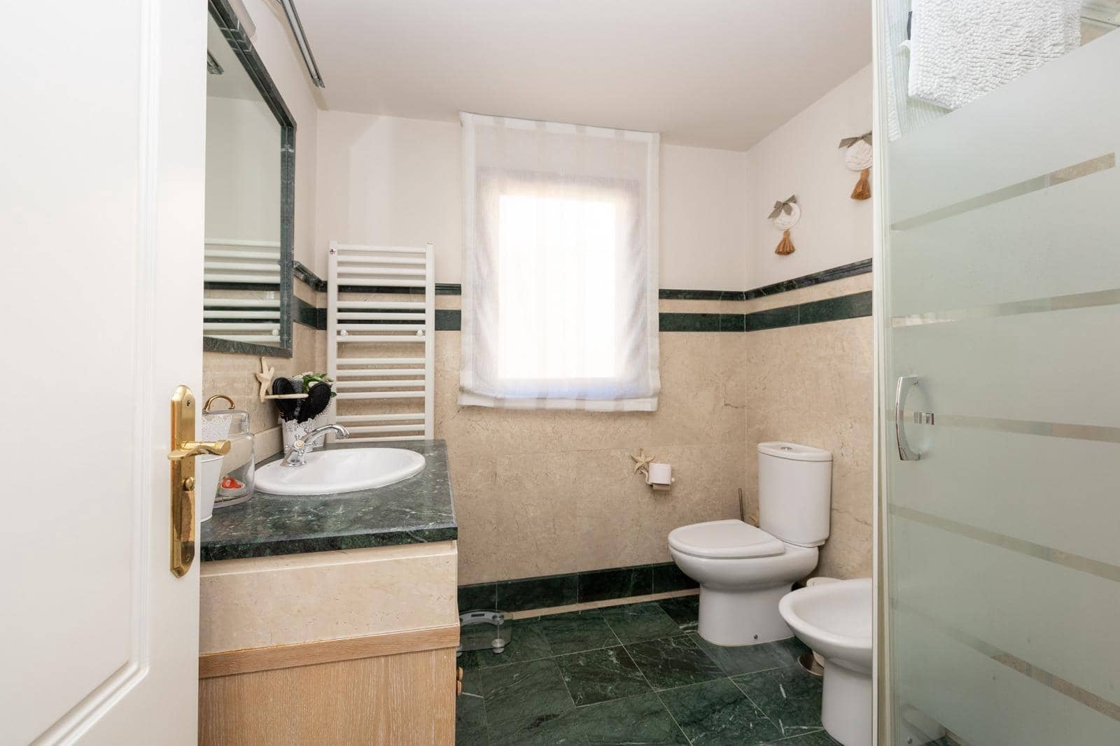 4 bedroom Terraced Villa for sale in Granada city with pool garage - € 770,000 (Ref: 9616107)