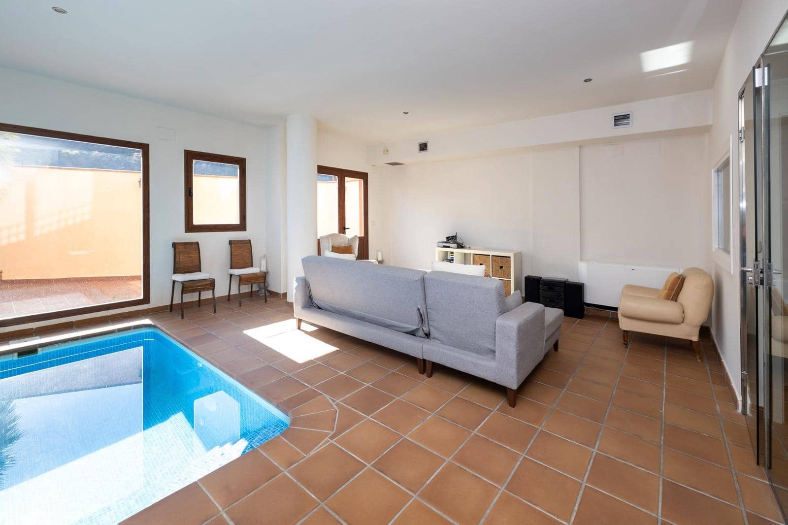 4 bedroom Terraced Villa for sale in Granada city with pool garage - € 770,000 (Ref: 9616107)