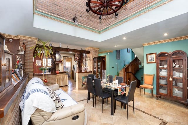 4 sypialnia Willa na sprzedaż w El Valle z basenem garażem - 1 150 000 € (Ref: 9616108)