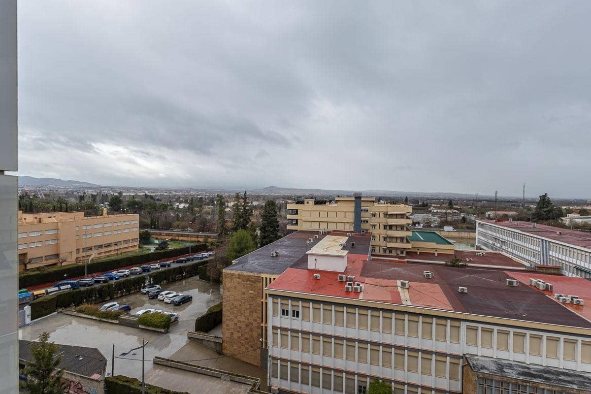 4 bedroom Flat for sale in Granada city with garage - € 695,000 (Ref: 9616109)