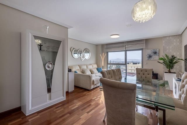 4 bedroom Flat for sale in Granada city with garage - € 695,000 (Ref: 9616109)