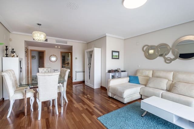 4 bedroom Flat for sale in Granada city with garage - € 695,000 (Ref: 9616109)