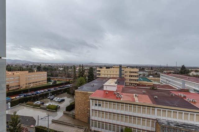 4 bedroom Flat for sale in Granada city with garage - € 695,000 (Ref: 9616109)