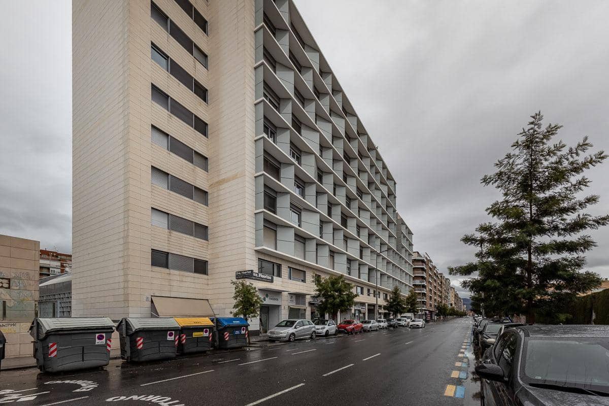 4 bedroom Flat for sale in Granada city with garage - € 695,000 (Ref: 9616109)