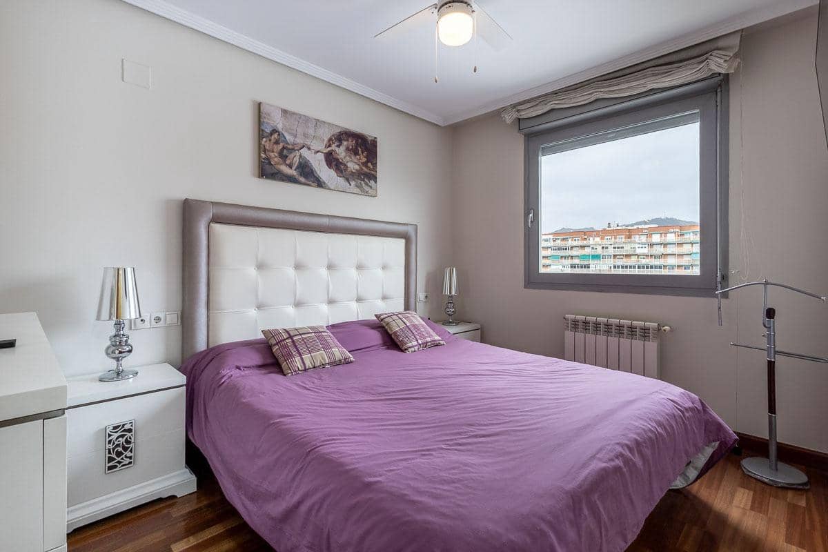 4 bedroom Flat for sale in Granada city with garage - € 695,000 (Ref: 9616109)