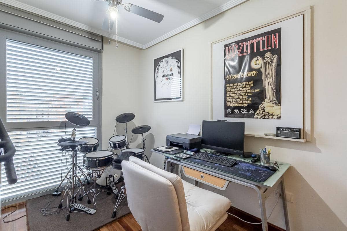 4 bedroom Flat for sale in Granada city with garage - € 695,000 (Ref: 9616109)