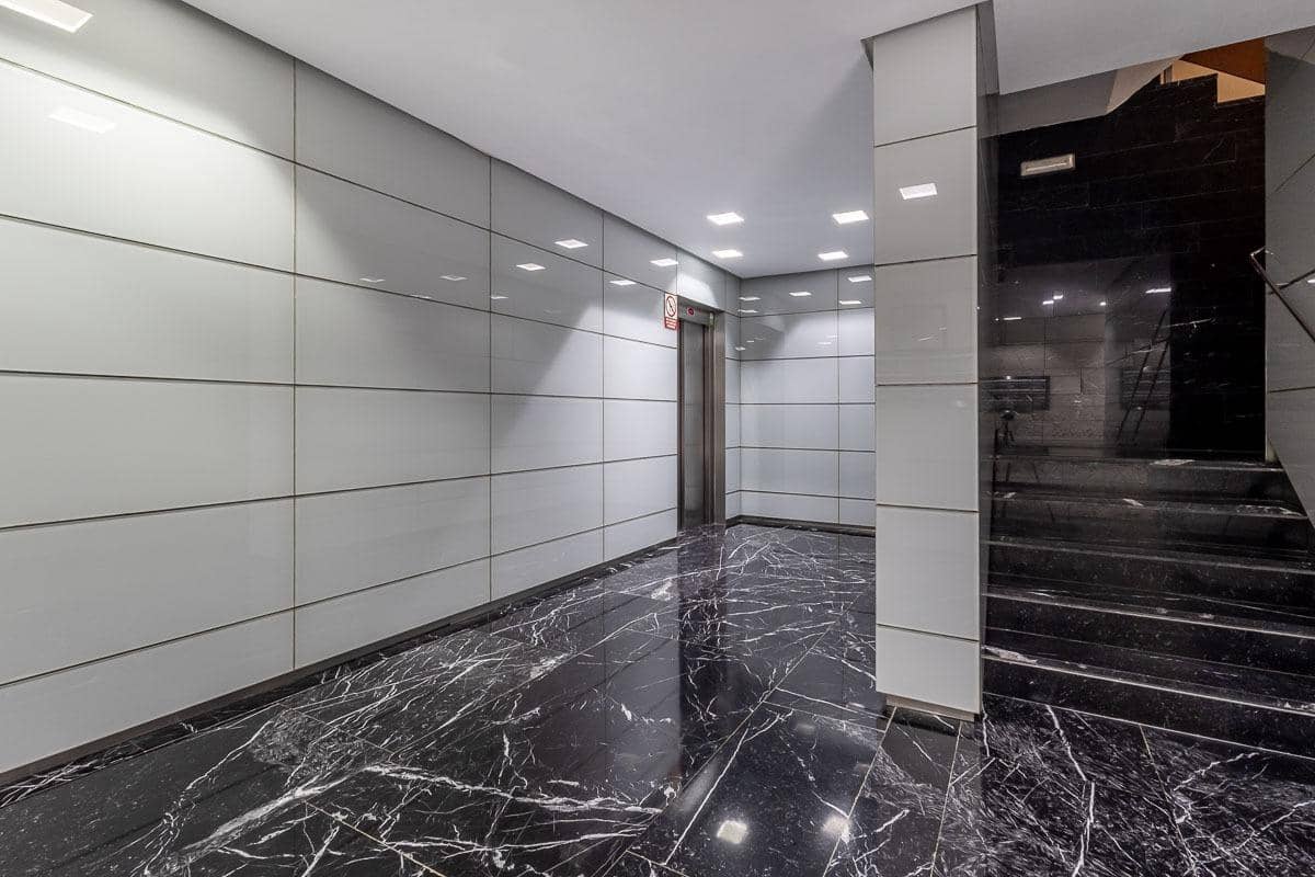 4 bedroom Flat for sale in Granada city with garage - € 695,000 (Ref: 9616109)