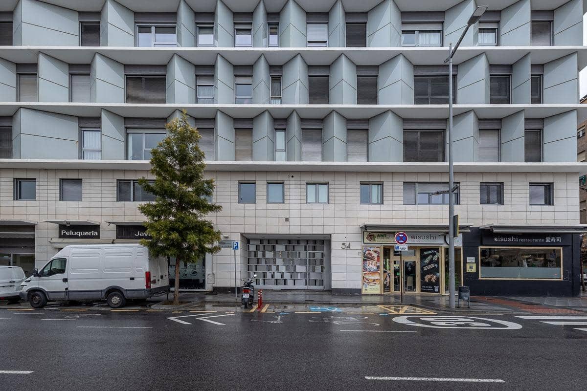 4 bedroom Flat for sale in Granada city with garage - € 695,000 (Ref: 9616109)