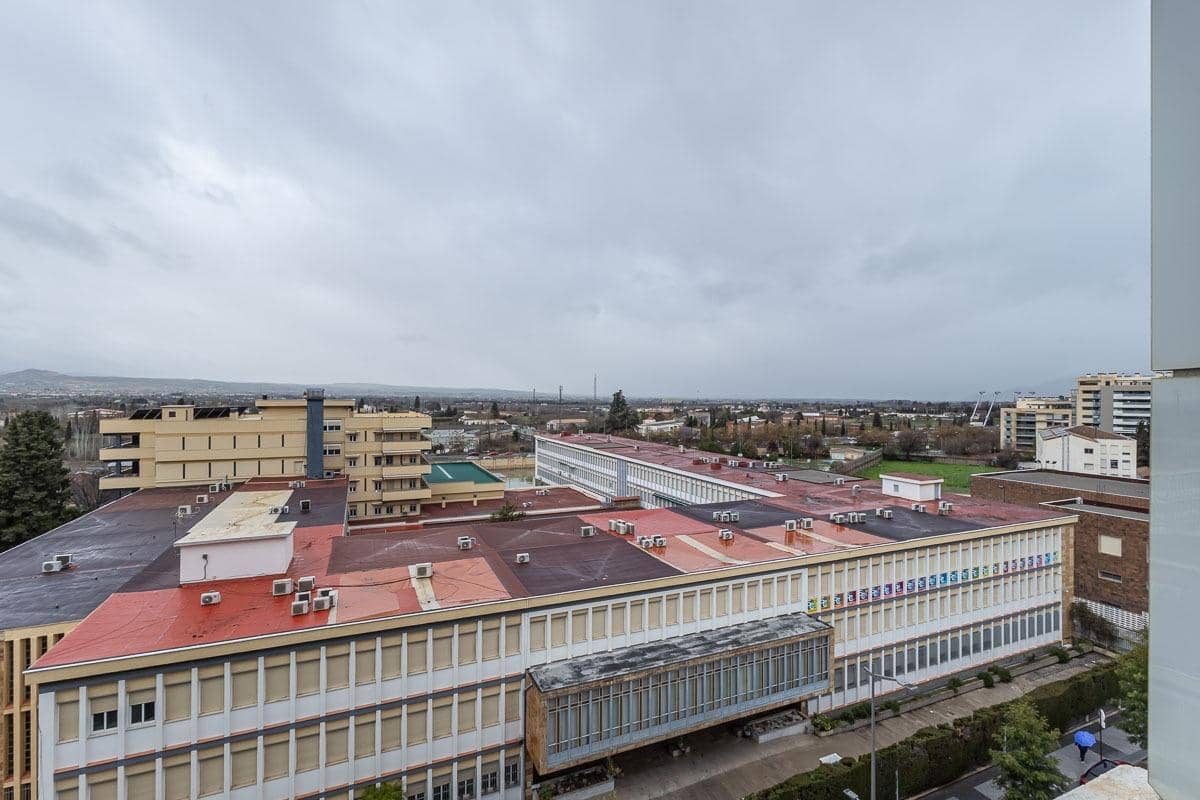 4 bedroom Flat for sale in Granada city with garage - € 695,000 (Ref: 9616109)