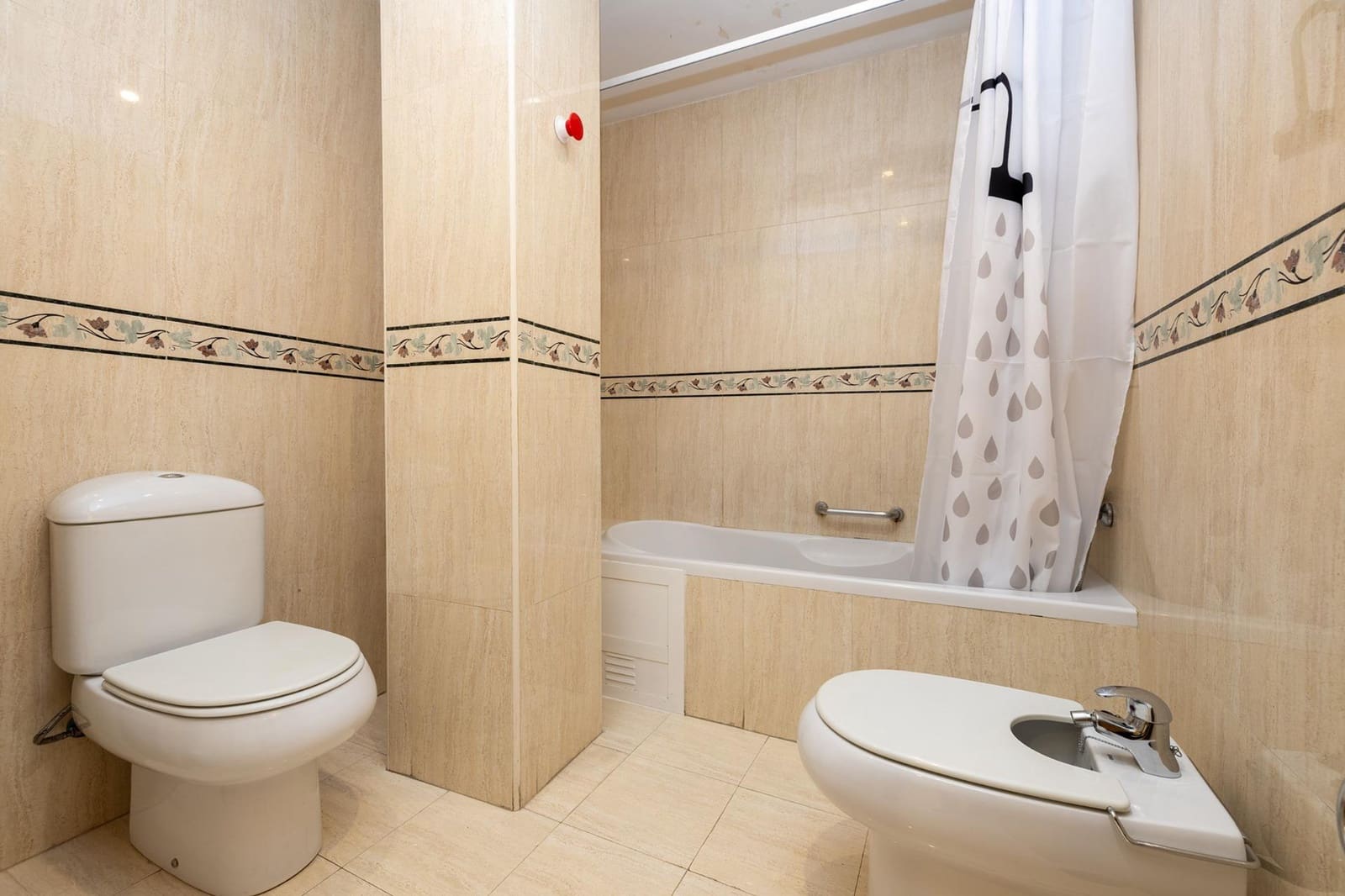 2 soveværelse Lejlighed til salg i Granada by med garage - € 450.000 (Ref: 9619575)