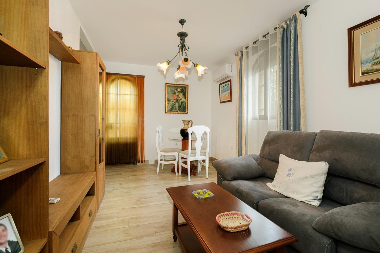 6 soverom Villa til salgs i Peligros med svømmebasseng - € 360 000 (Ref: 9619576)