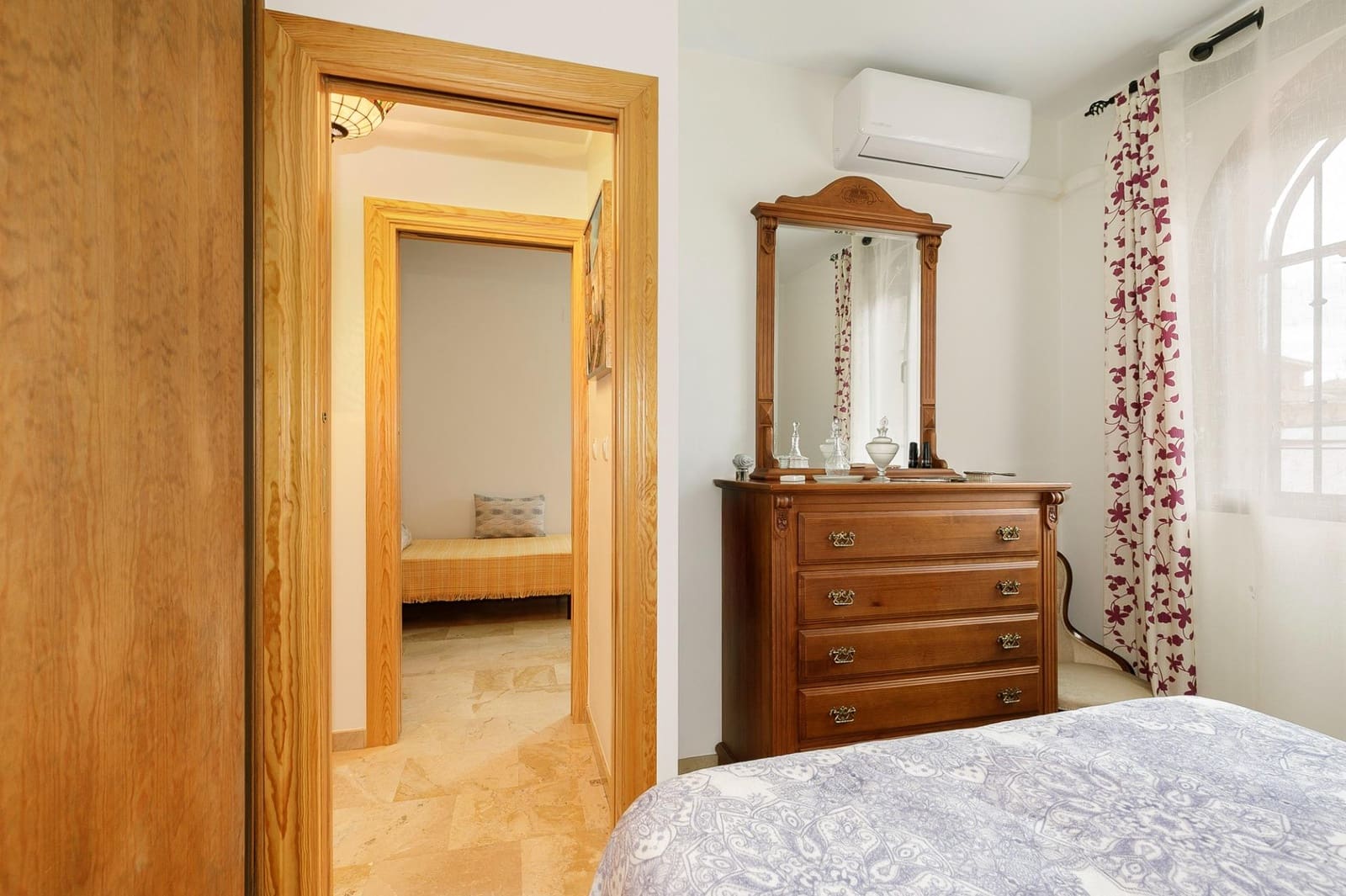 6 soverom Villa til salgs i Peligros med svømmebasseng - € 360 000 (Ref: 9619576)