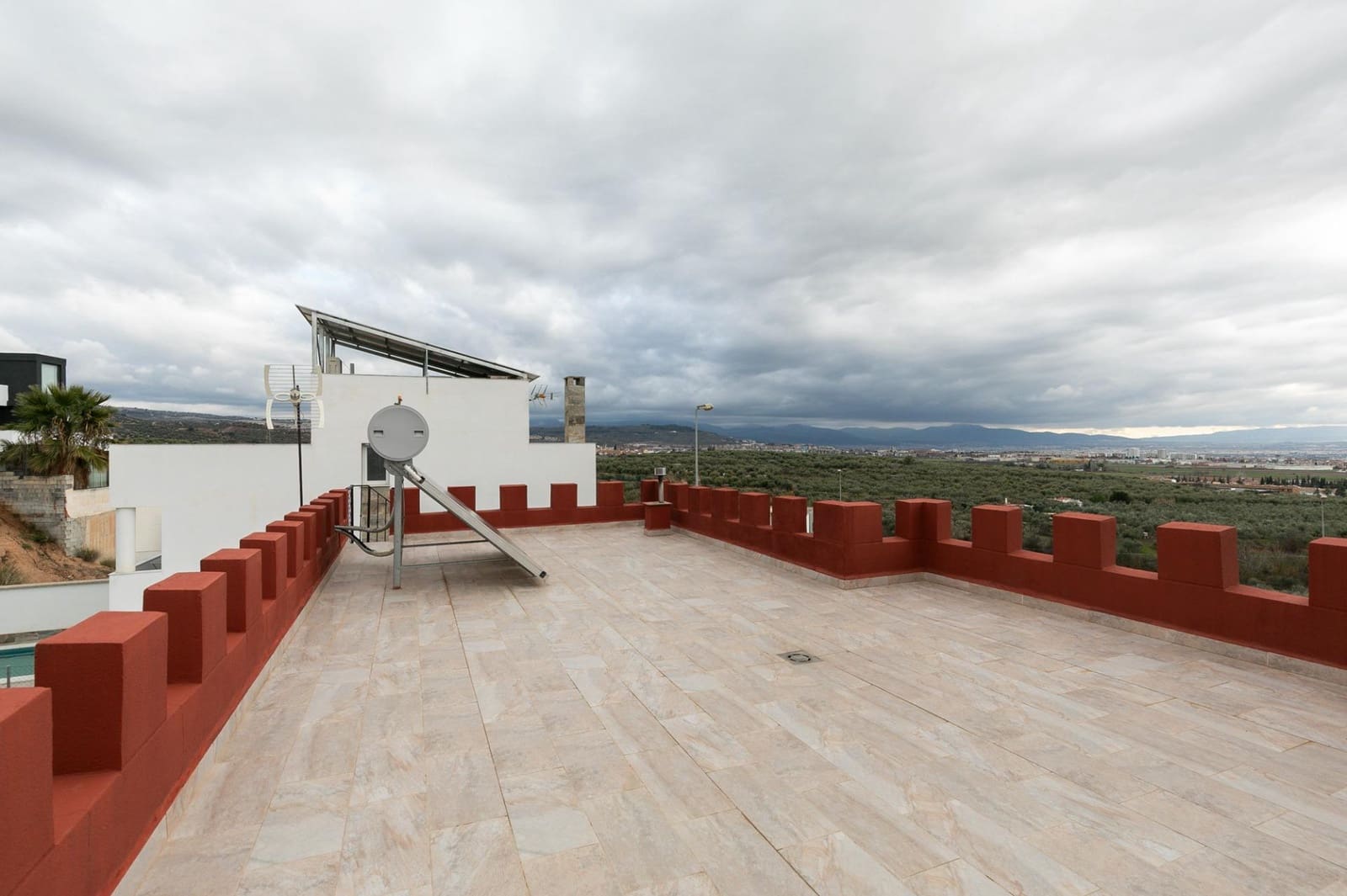 6 soverom Villa til salgs i Peligros med svømmebasseng - € 360 000 (Ref: 9619576)