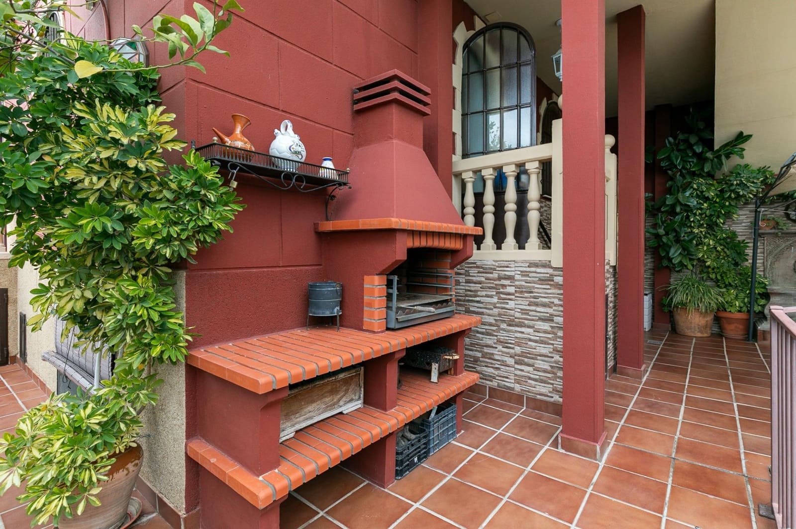 6 soverom Villa til salgs i Peligros med svømmebasseng - € 360 000 (Ref: 9619576)