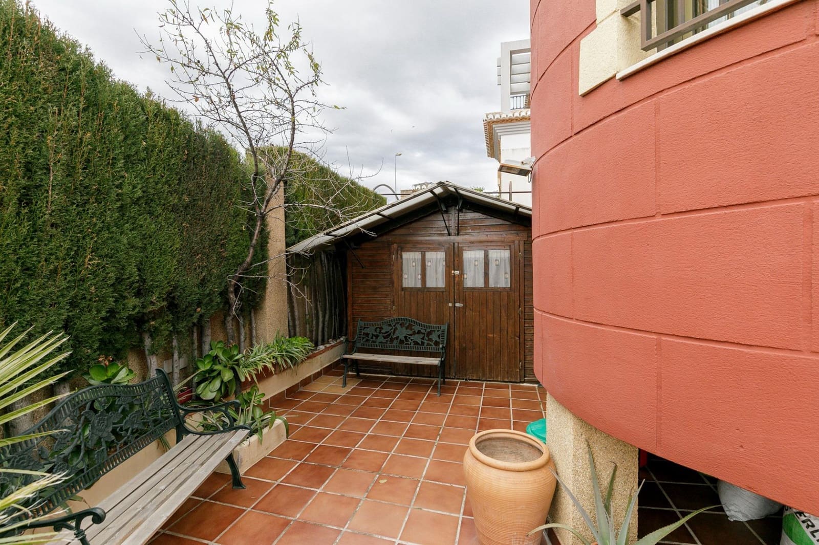 6 soverom Villa til salgs i Peligros med svømmebasseng - € 360 000 (Ref: 9619576)