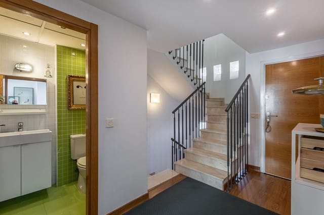 4 sovrum Radhus till salu i Churriana de la Vega med garage - 385 000 € (Ref: 9619578)