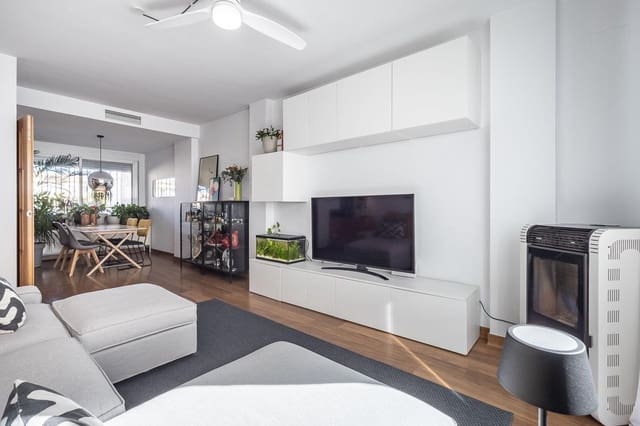 4 sovrum Radhus till salu i Churriana de la Vega med garage - 385 000 € (Ref: 9619578)