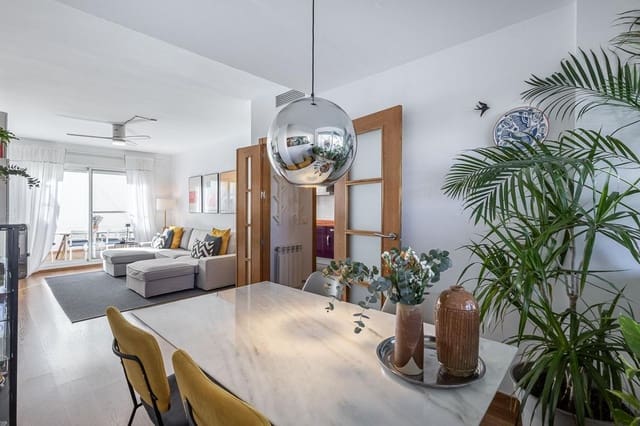 4 sovrum Radhus till salu i Churriana de la Vega med garage - 385 000 € (Ref: 9619578)