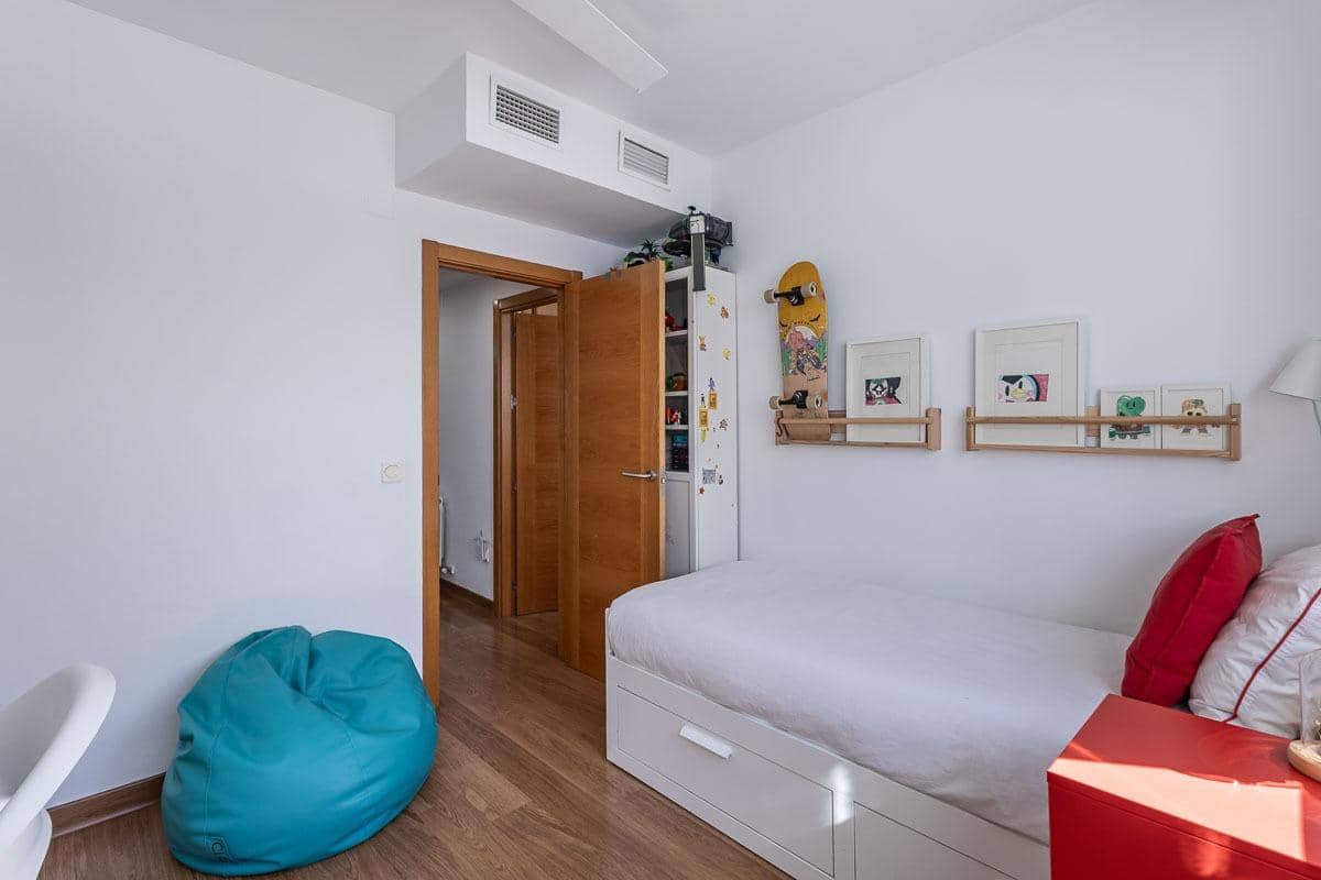 4 sovrum Radhus till salu i Churriana de la Vega med garage - 385 000 € (Ref: 9619578)