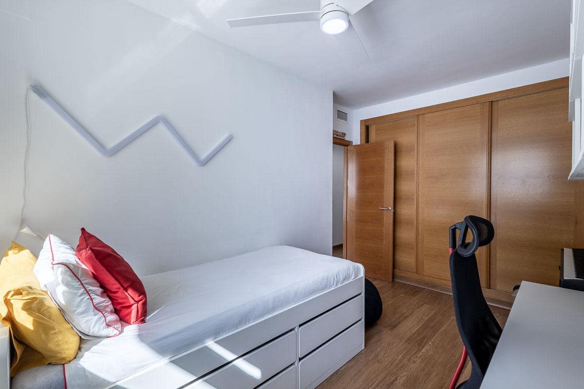 4 sovrum Radhus till salu i Churriana de la Vega med garage - 385 000 € (Ref: 9619578)