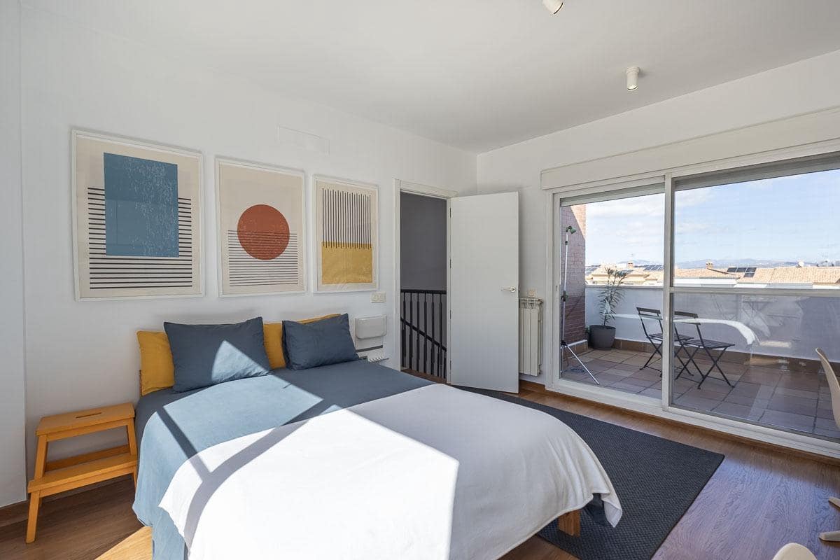 4 sovrum Radhus till salu i Churriana de la Vega med garage - 385 000 € (Ref: 9619578)