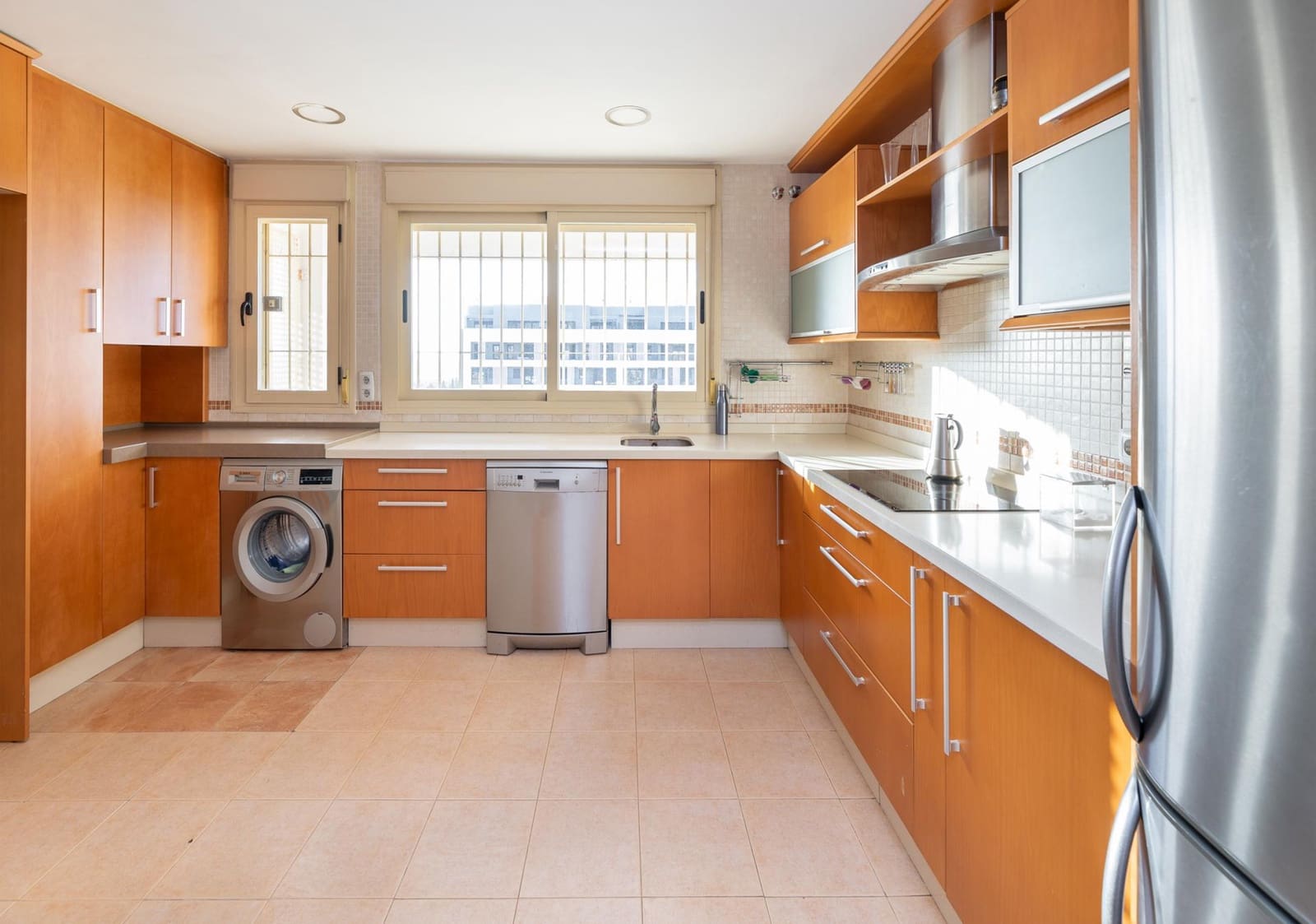 4 sovrum Lägenhet till salu i Granada stad med pool garage - 480 000 € (Ref: 9625931)