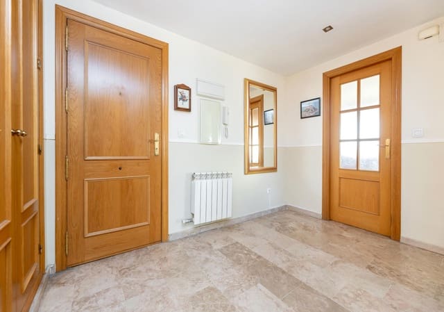 4 sovrum Lägenhet till salu i Granada stad med pool garage - 480 000 € (Ref: 9625931)