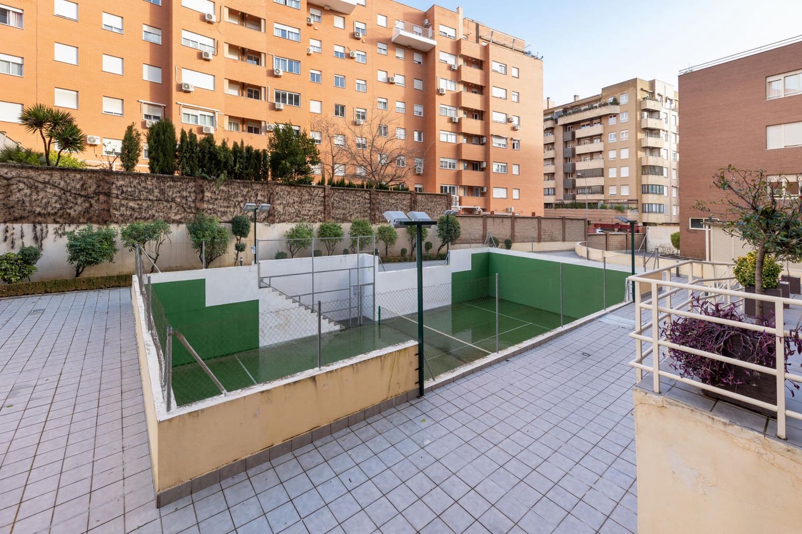 4 sovrum Lägenhet till salu i Granada stad med pool garage - 480 000 € (Ref: 9625931)