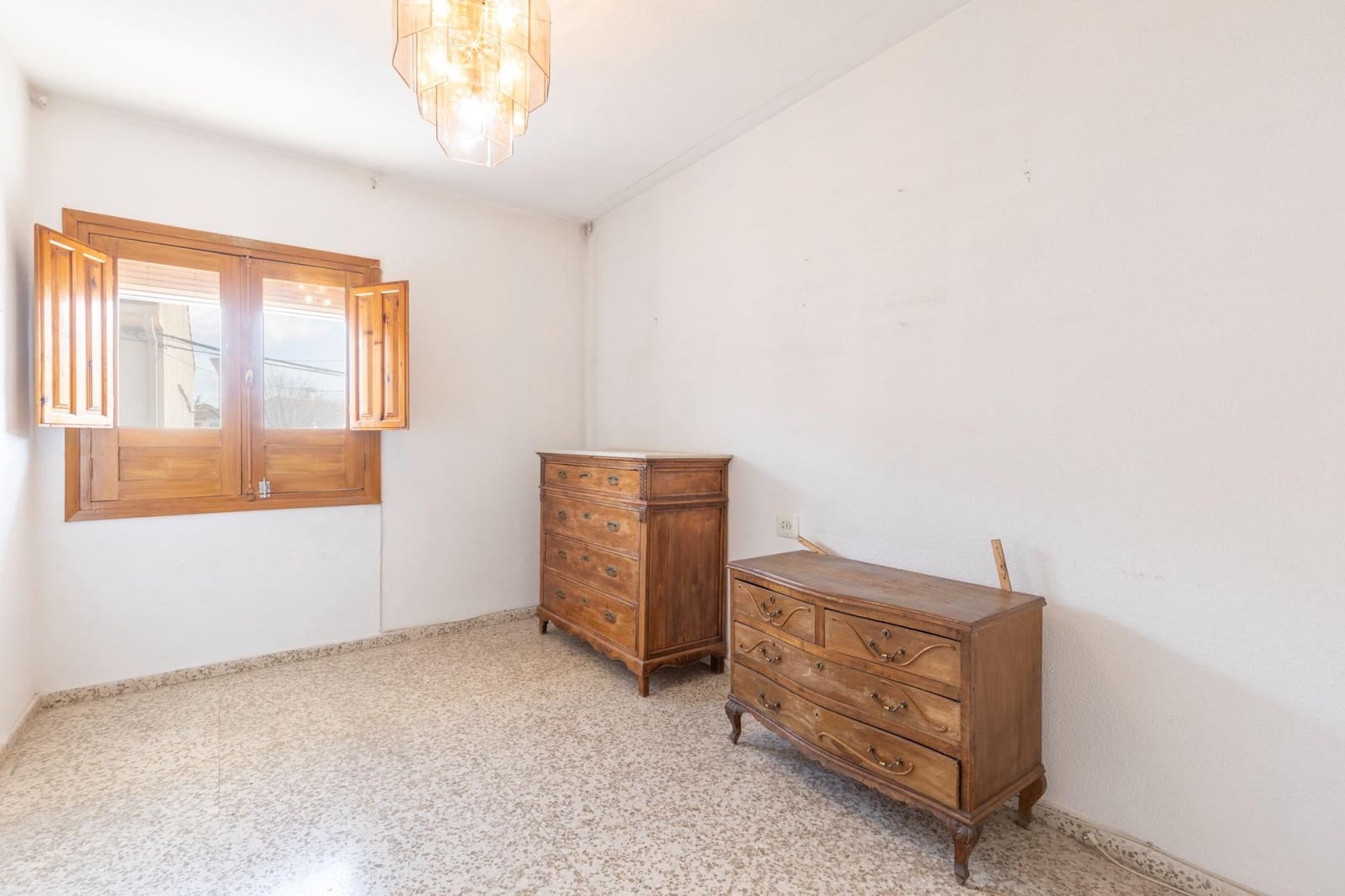 5 bedroom Townhouse for sale in Santa Fe with garage - € 174,900 (Ref: 9625936)