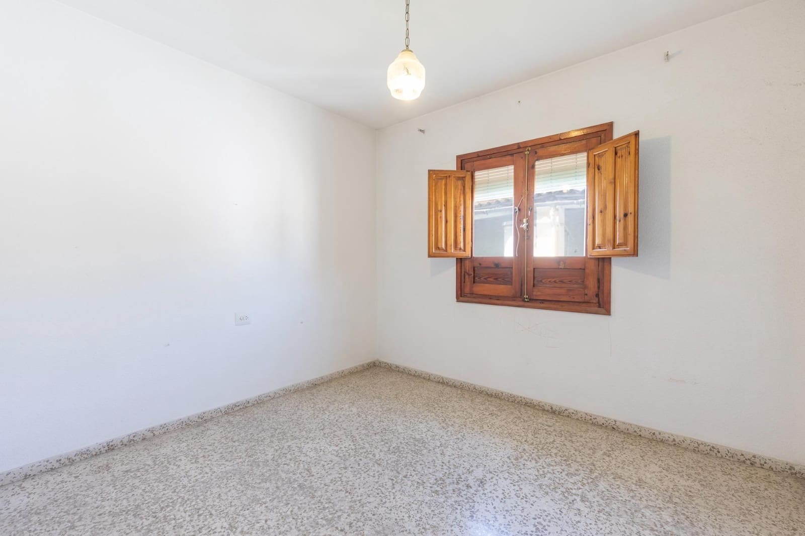 5 bedroom Townhouse for sale in Santa Fe with garage - € 174,900 (Ref: 9625936)