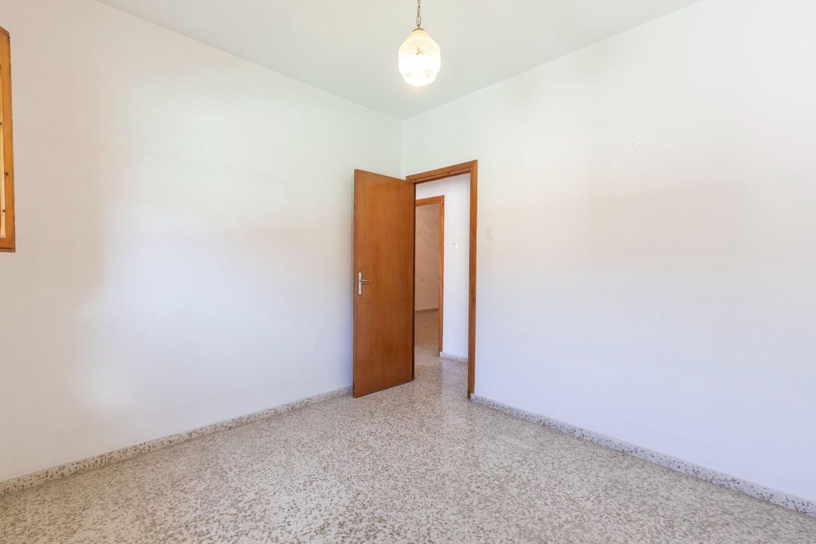 5 bedroom Townhouse for sale in Santa Fe with garage - € 174,900 (Ref: 9625936)