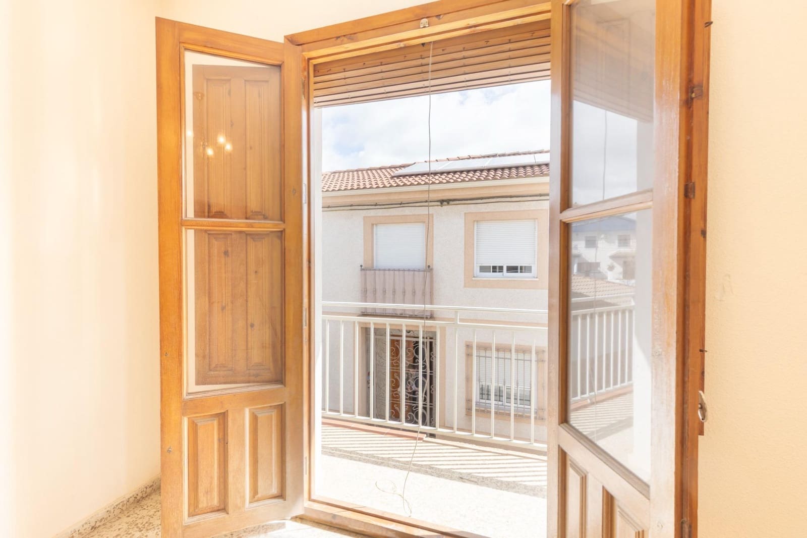 5 bedroom Townhouse for sale in Santa Fe with garage - € 174,900 (Ref: 9625936)