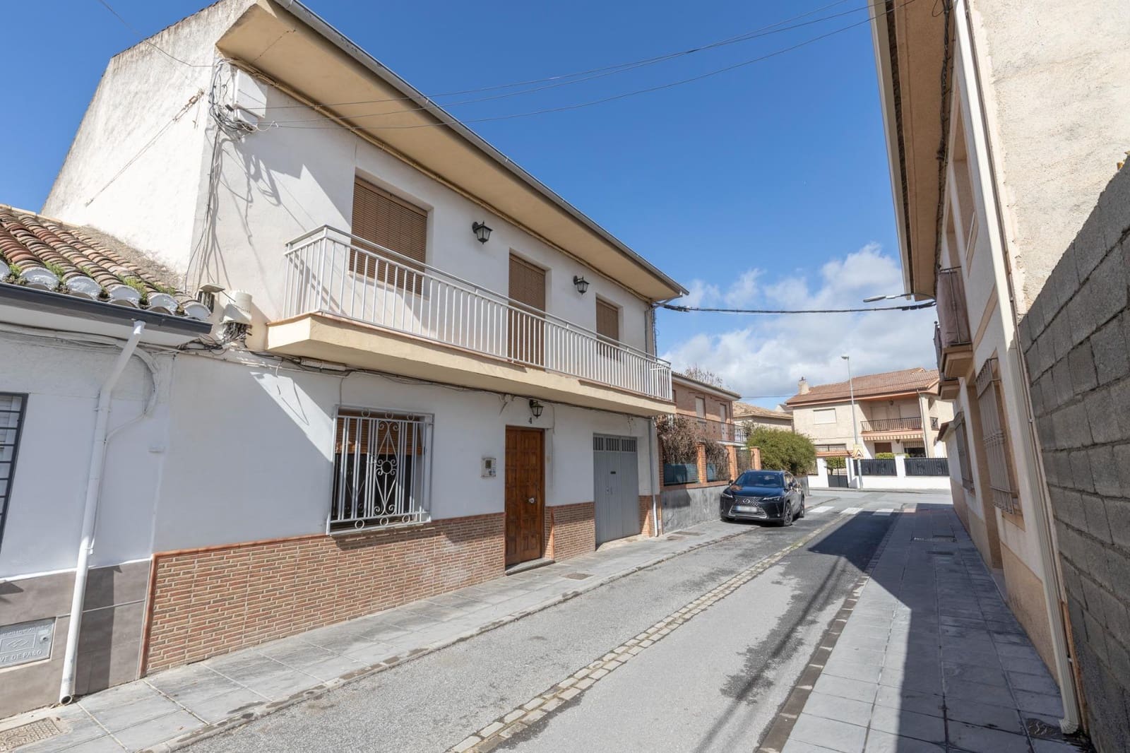 5 bedroom Townhouse for sale in Santa Fe with garage - € 174,900 (Ref: 9625936)