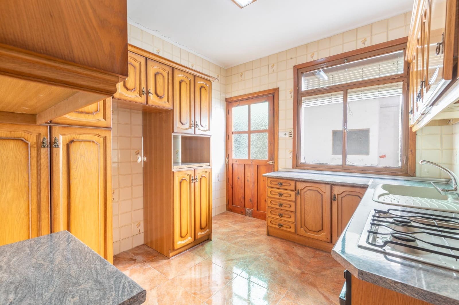 5 bedroom Townhouse for sale in Santa Fe with garage - € 174,900 (Ref: 9625936)