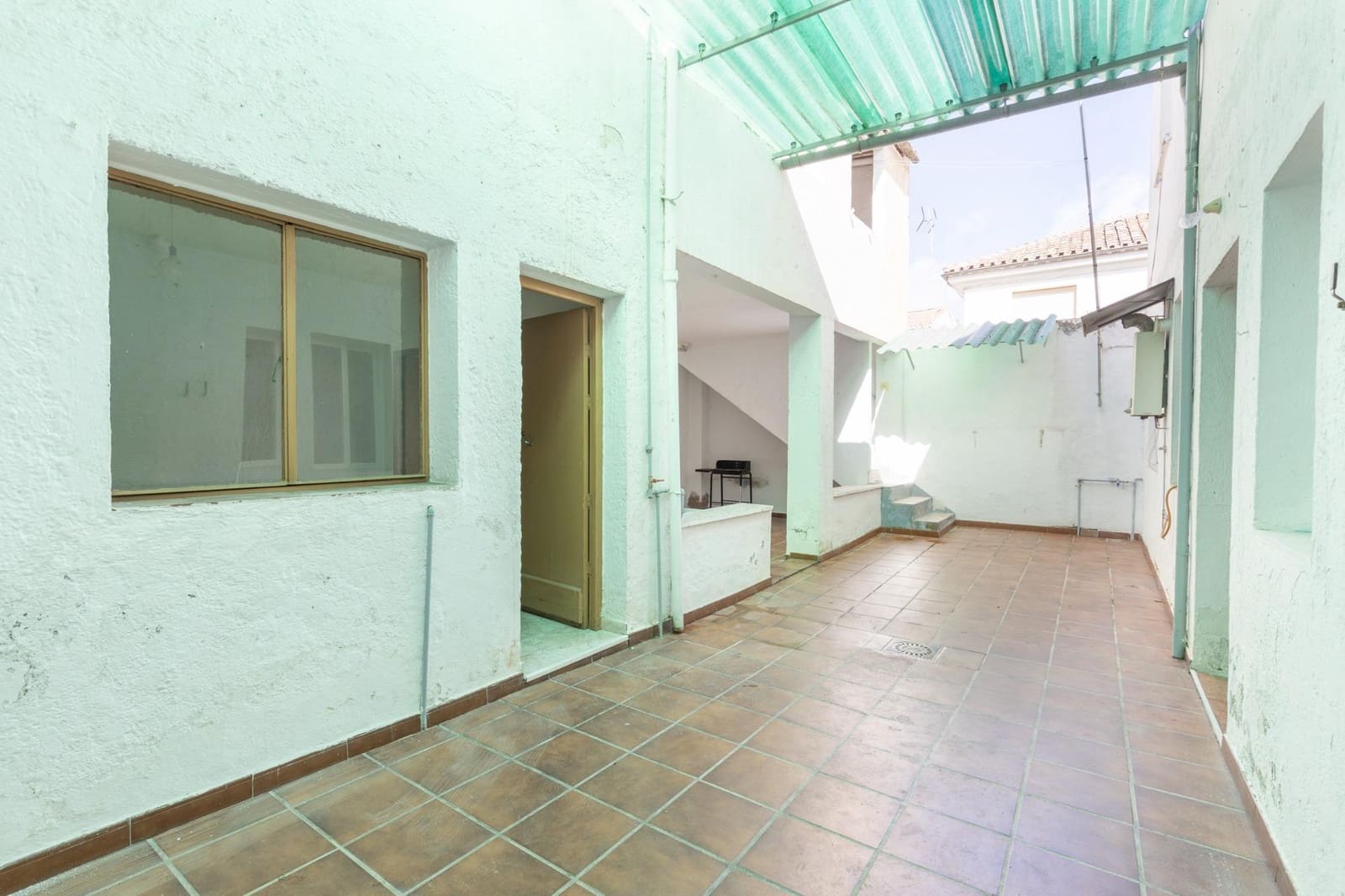 5 bedroom Townhouse for sale in Santa Fe with garage - € 174,900 (Ref: 9625936)