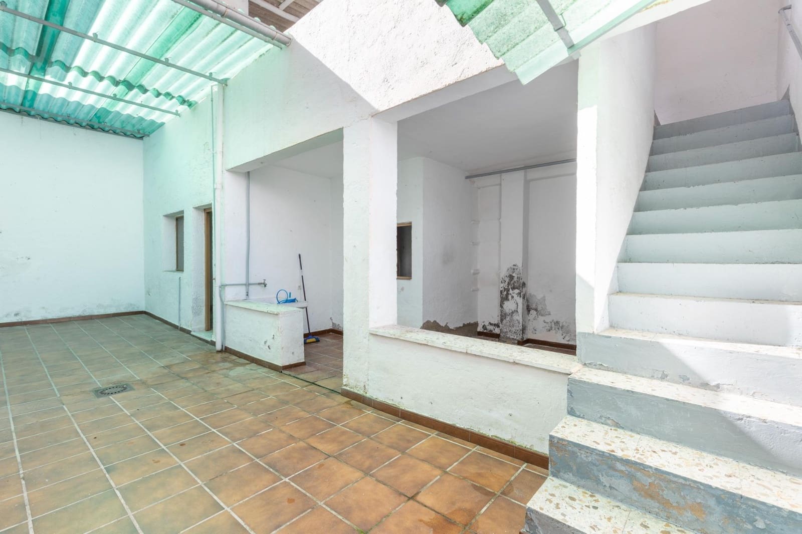 5 bedroom Townhouse for sale in Santa Fe with garage - € 174,900 (Ref: 9625936)