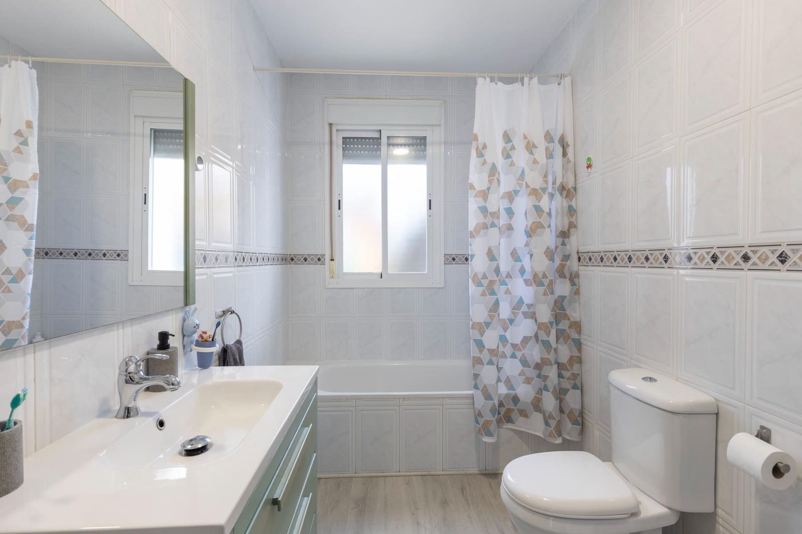 4 soverom Villa til salgs i Otura med garasje - € 383 000 (Ref: 9627836)