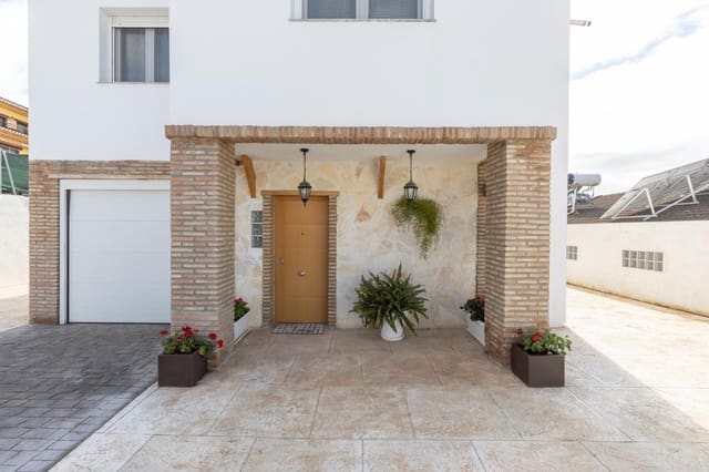 4 soverom Villa til salgs i Otura med garasje - € 383 000 (Ref: 9627836)