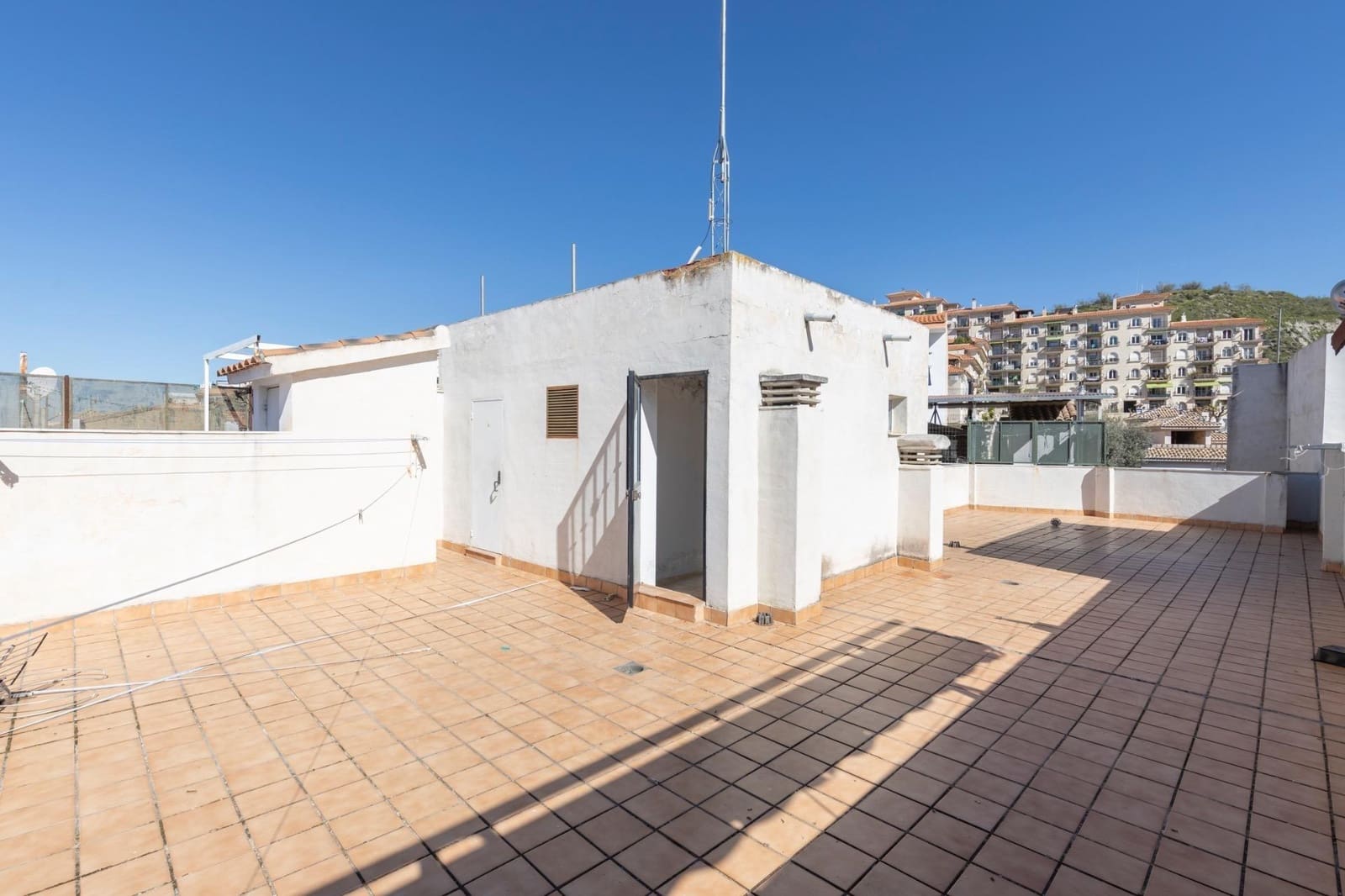 2 bedroom Flat for sale in Cenes de la Vega - € 144,000 (Ref: 9627837)