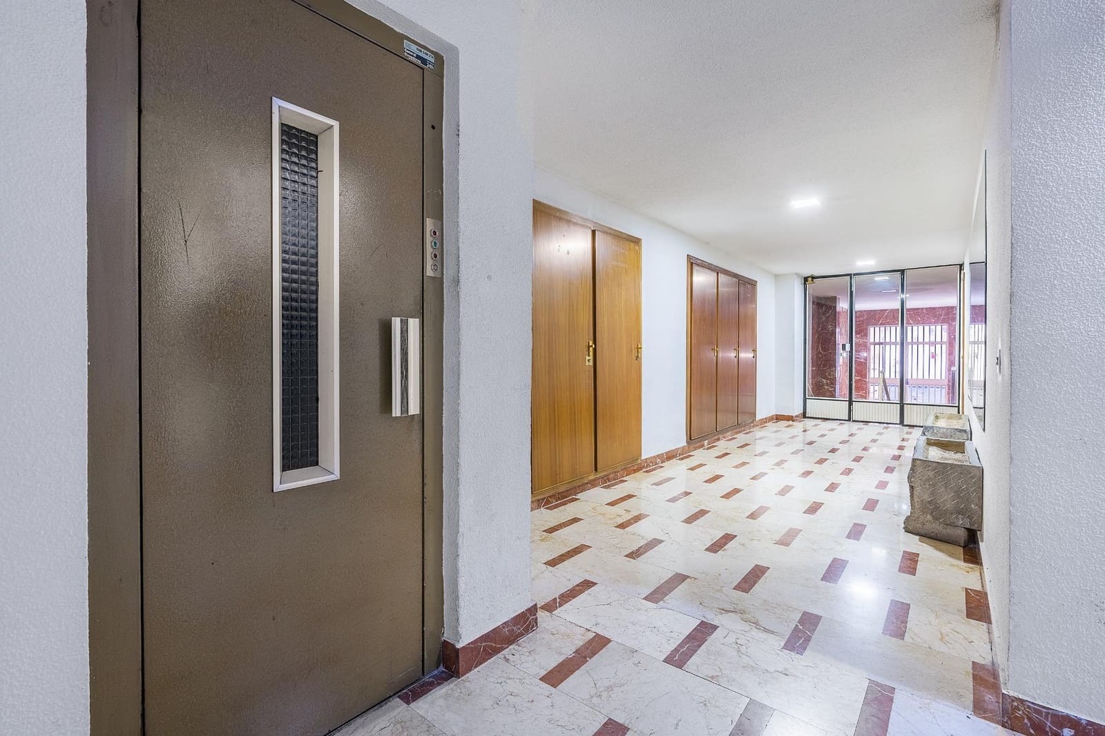 4 slaapkamer Flat te koop in Granada stad - € 345.000 (Ref: 9634545)