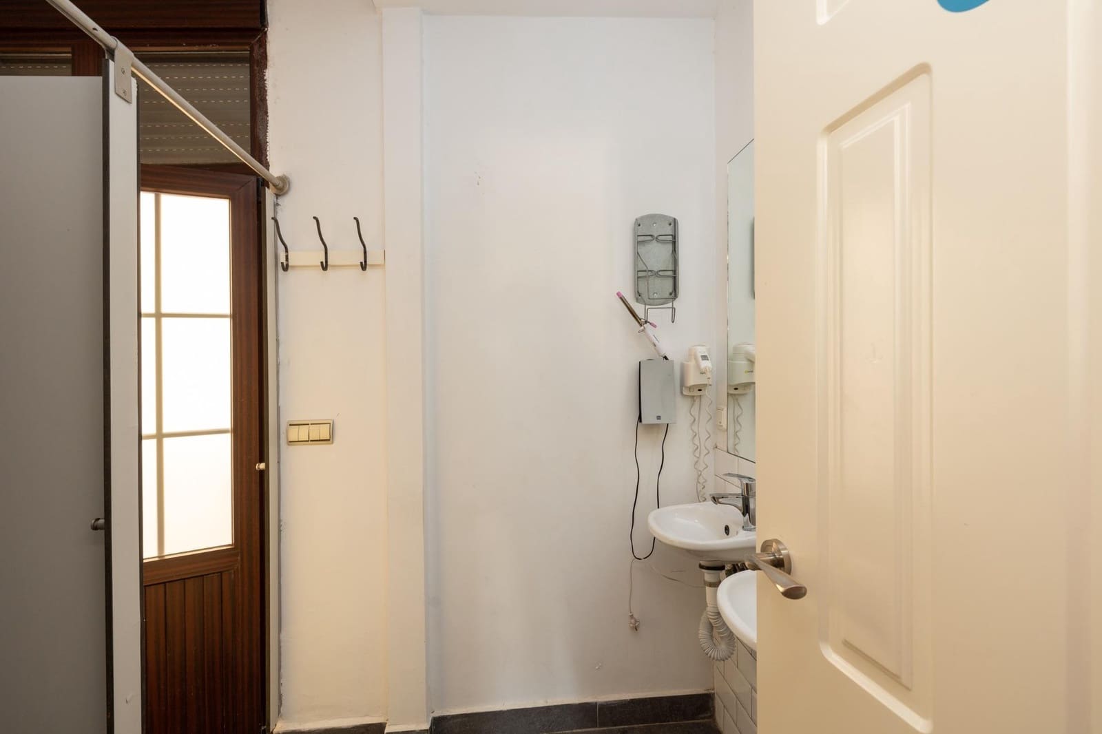 16 slaapkamer Villa te koop in Granada stad met zwembad - € 1.100.000 (Ref: 9634547)