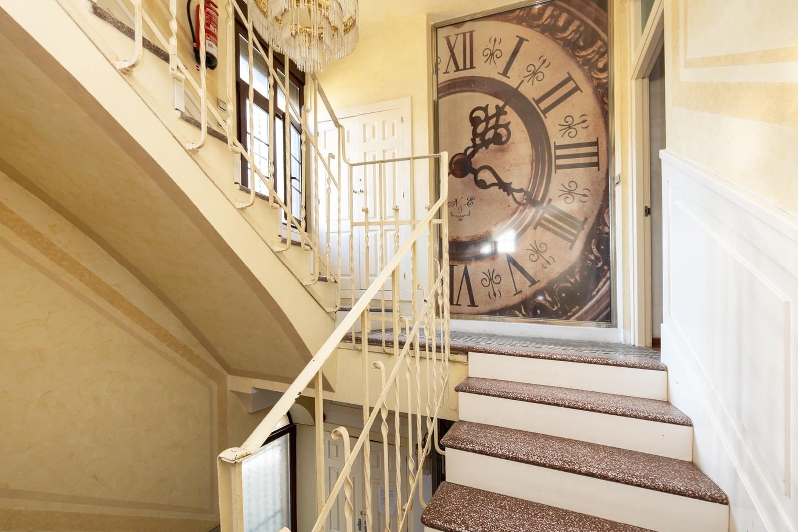 16 slaapkamer Villa te koop in Granada stad met zwembad - € 1.100.000 (Ref: 9634547)