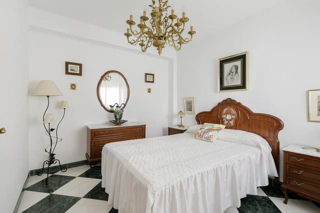 2 slaapkamer Penthouse te koop in Centro, Granada stad - € 329.000 (Ref: 9634550)