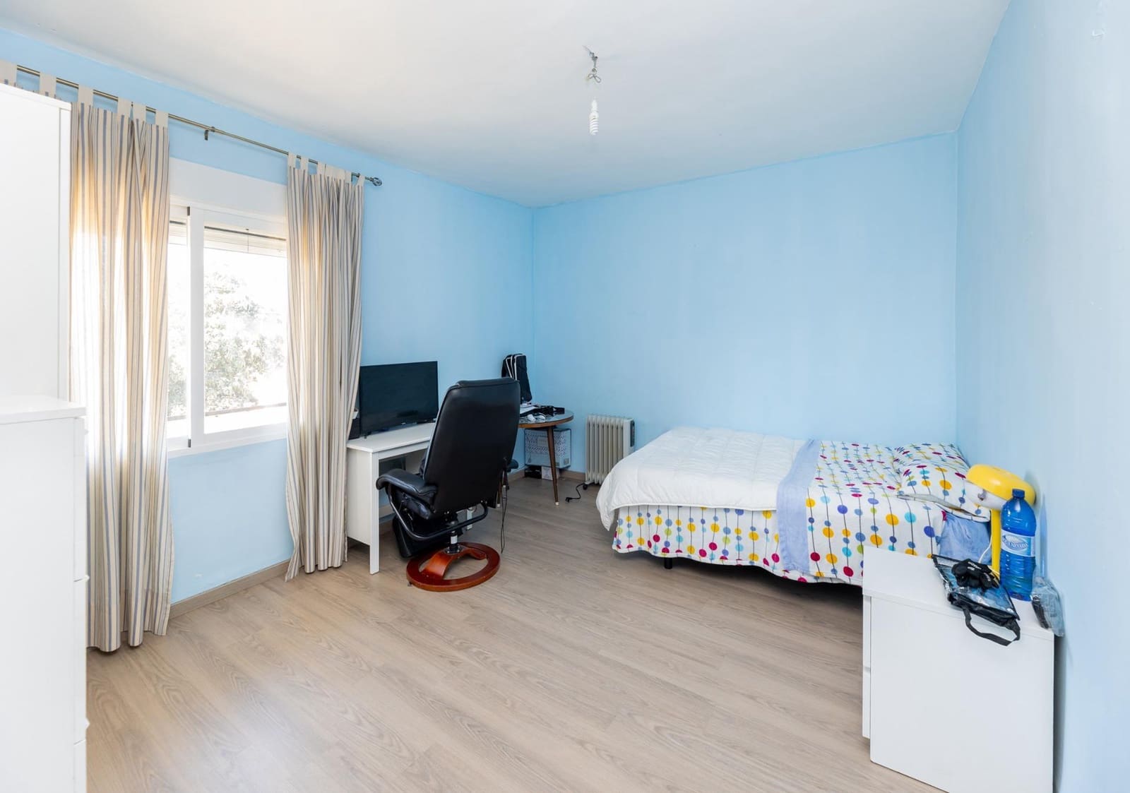 6 makuuhuone Paritalo myytävänä paikassa Belicena - 350 000 € (Ref: 9634552)