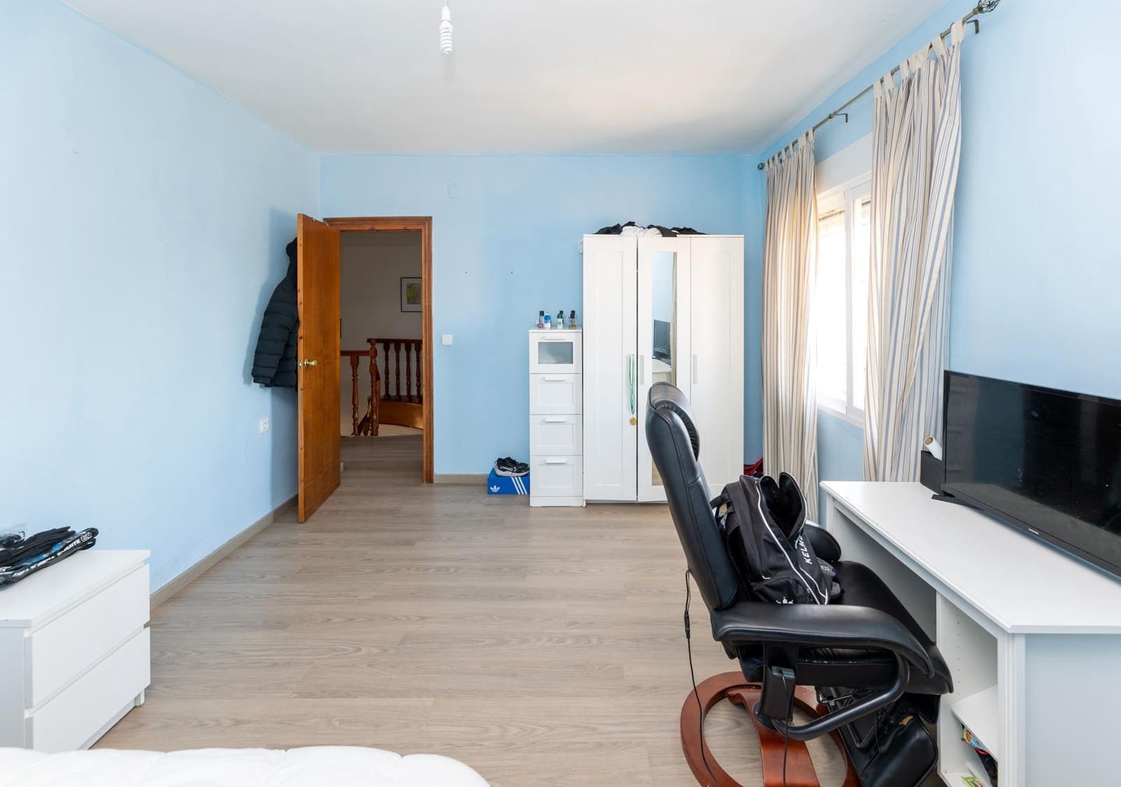 6 makuuhuone Paritalo myytävänä paikassa Belicena - 350 000 € (Ref: 9634552)