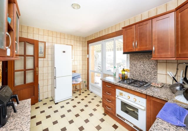 6 makuuhuone Paritalo myytävänä paikassa Belicena, Vegas del Genil - 350 000 € (Ref: 9634552)