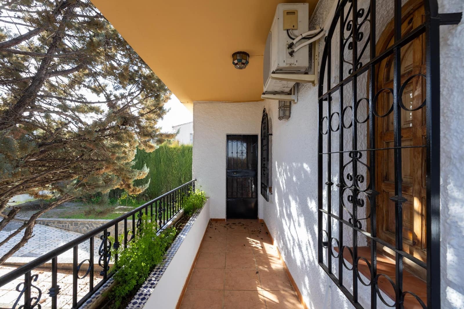 7 slaapkamer Villa te koop in Otura met zwembad garage - € 420.000 (Ref: 9637861)